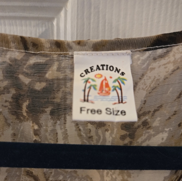 Women's Coverup - Picture 4 of 8